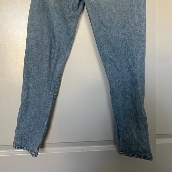 American Eagle Outfitters Light Wash Distressed Mom Jeans Size 4 - Picture 11 of 11